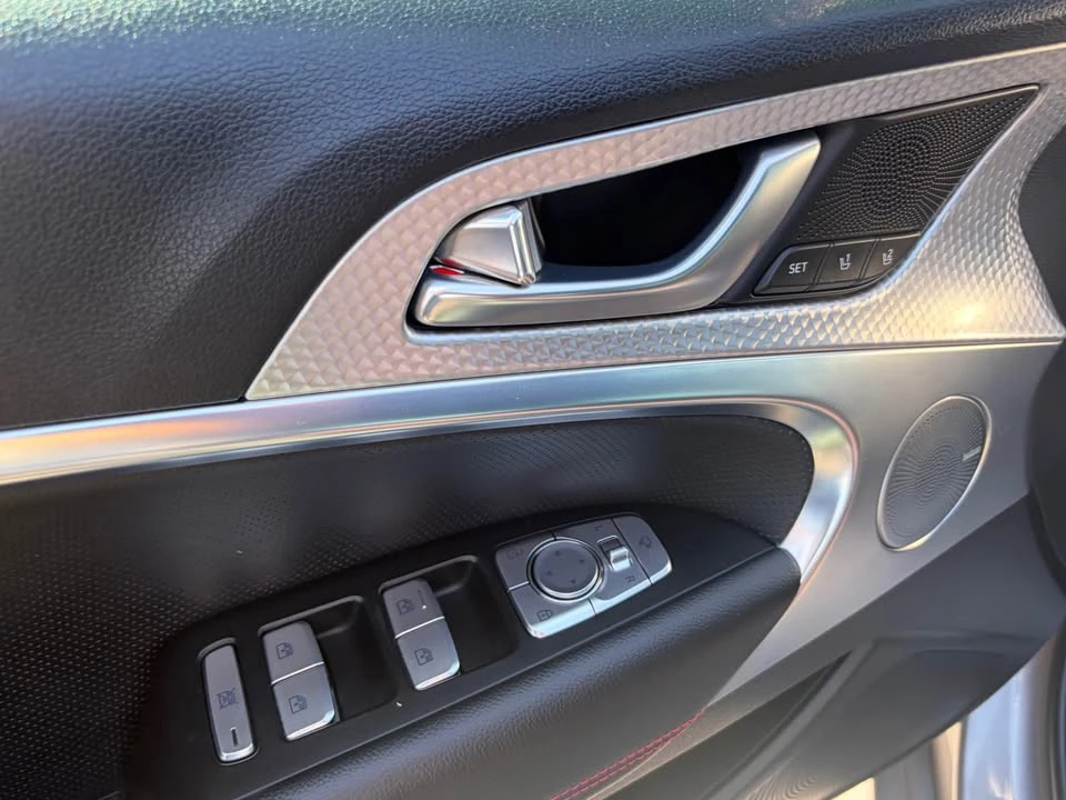 2022 Genesis G70 - Image 14 of 17