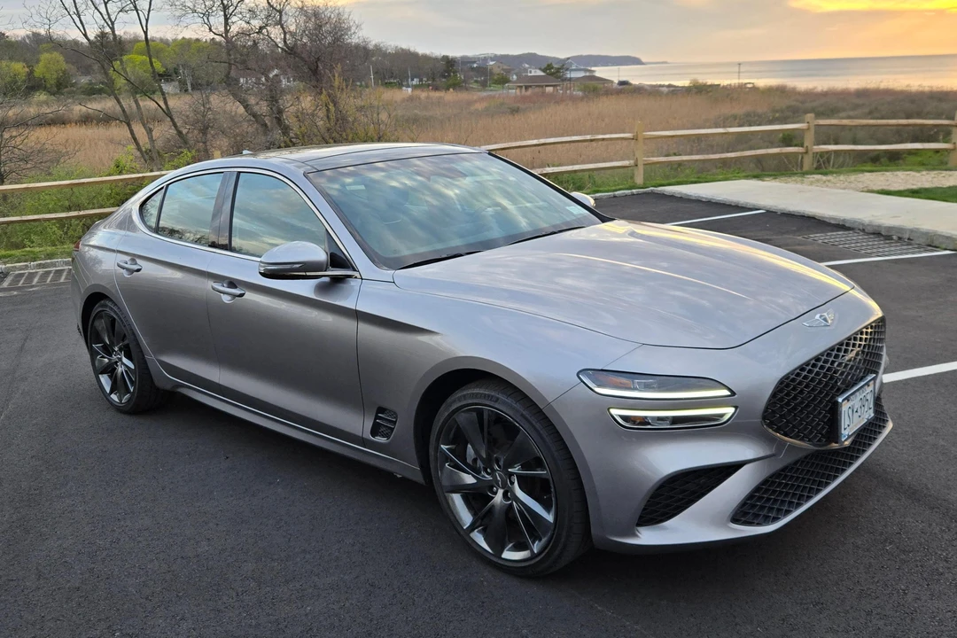 2022 Genesis G70 - Image 15 of 31
