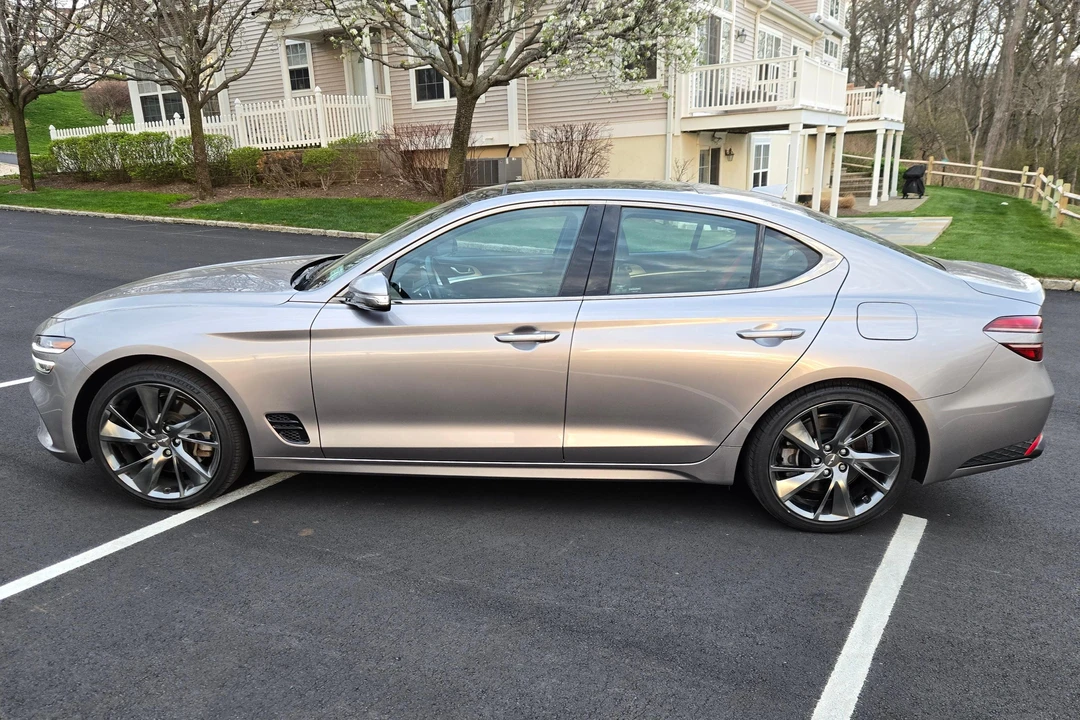 2022 Genesis G70 - Image 10 of 31