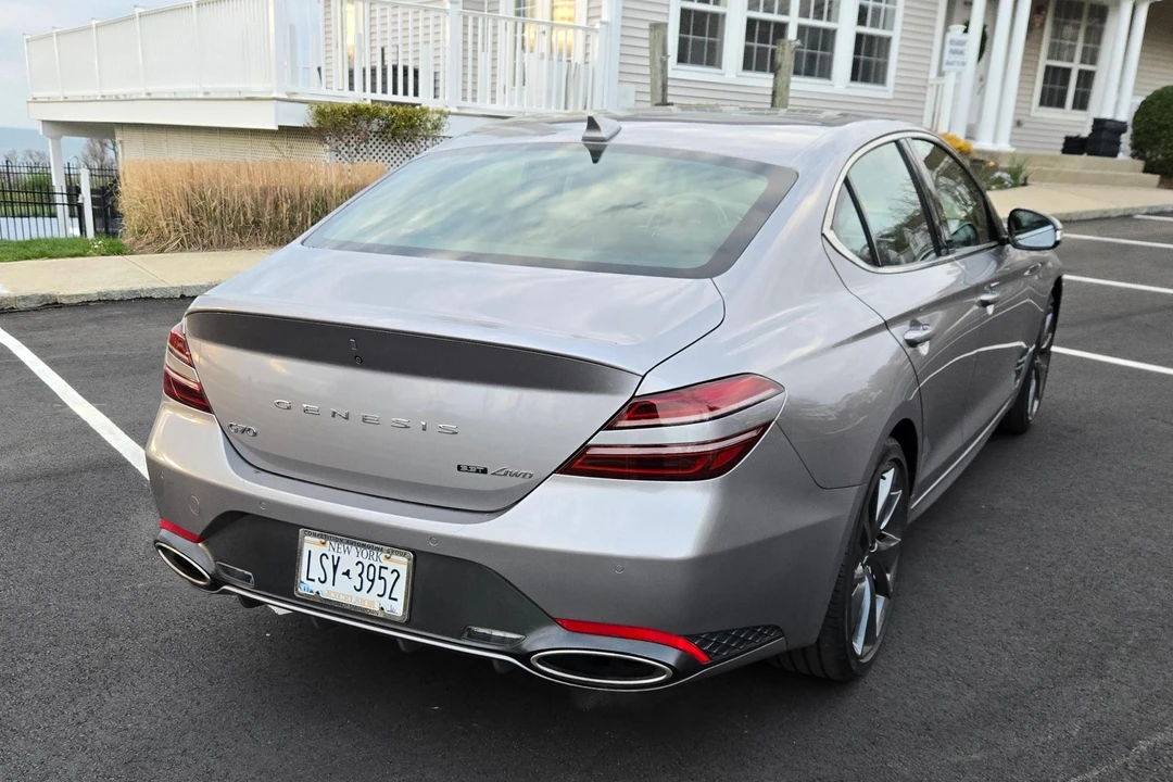 2022 Genesis G70 - Image 14 of 31