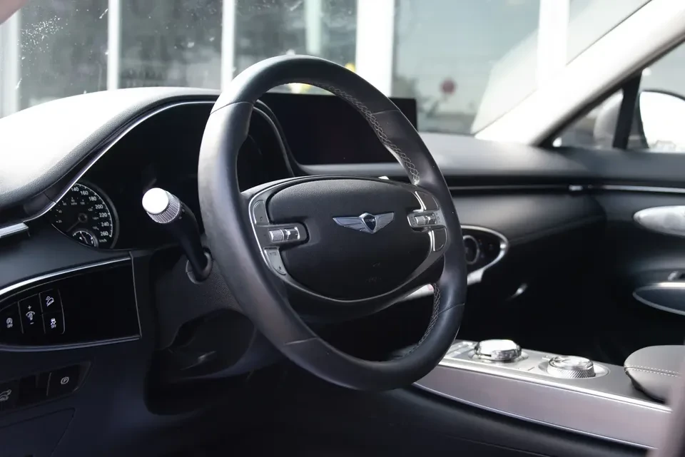 2022 Genesis GV70 - Image 5 of 8