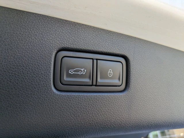 2022 Genesis GV70 - Image 18 of 21