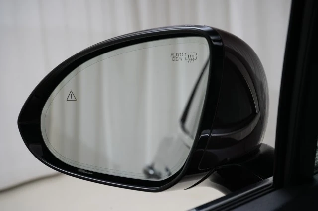 2022 Genesis GV70 - Image 18 of 21