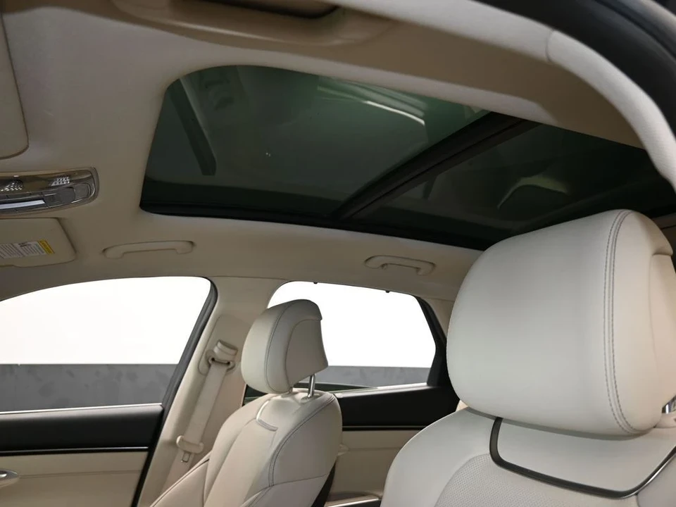2022 Genesis GV70 - Image 11 of 12