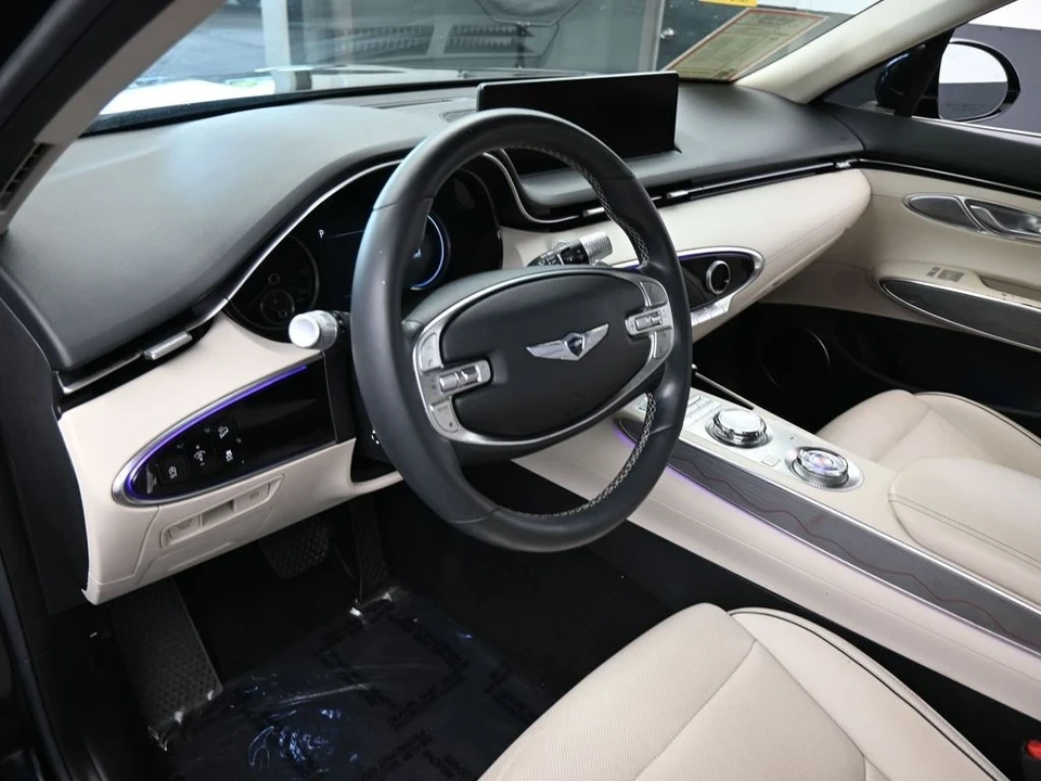 2022 Genesis GV70 - Image 10 of 12