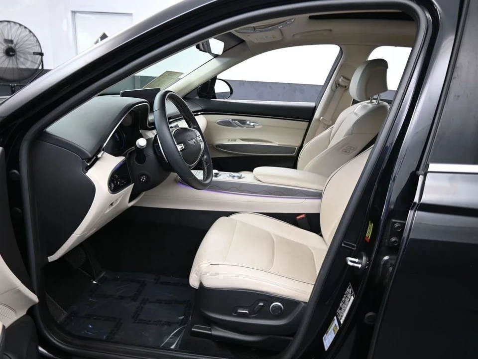 2022 Genesis GV70 - Image 12 of 12