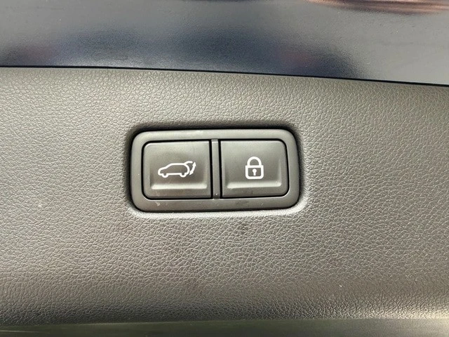2022 Genesis GV70 - Image 16 of 21