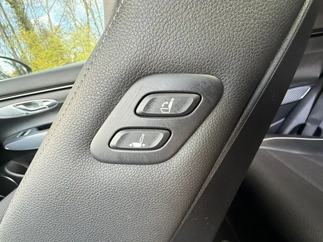 2022 Genesis GV70 - Image 17 of 21