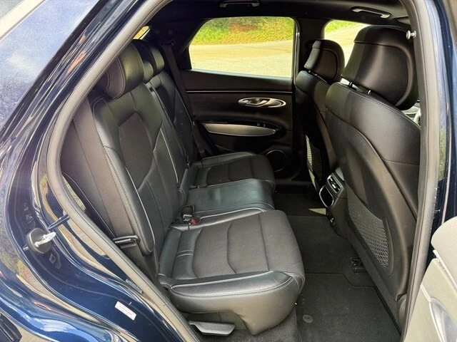 2022 Genesis GV70 - Image 15 of 21