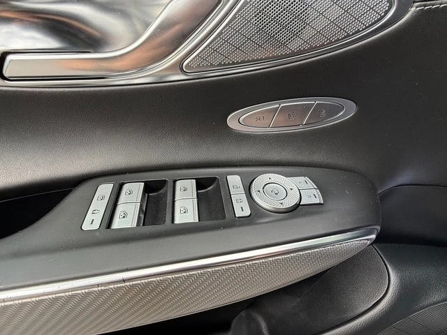 2022 Genesis GV70 - Image 12 of 21