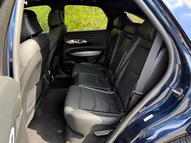 2022 Genesis GV70 - Image 11 of 21