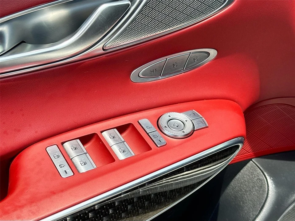 2022 Genesis GV70 - Image 18 of 21