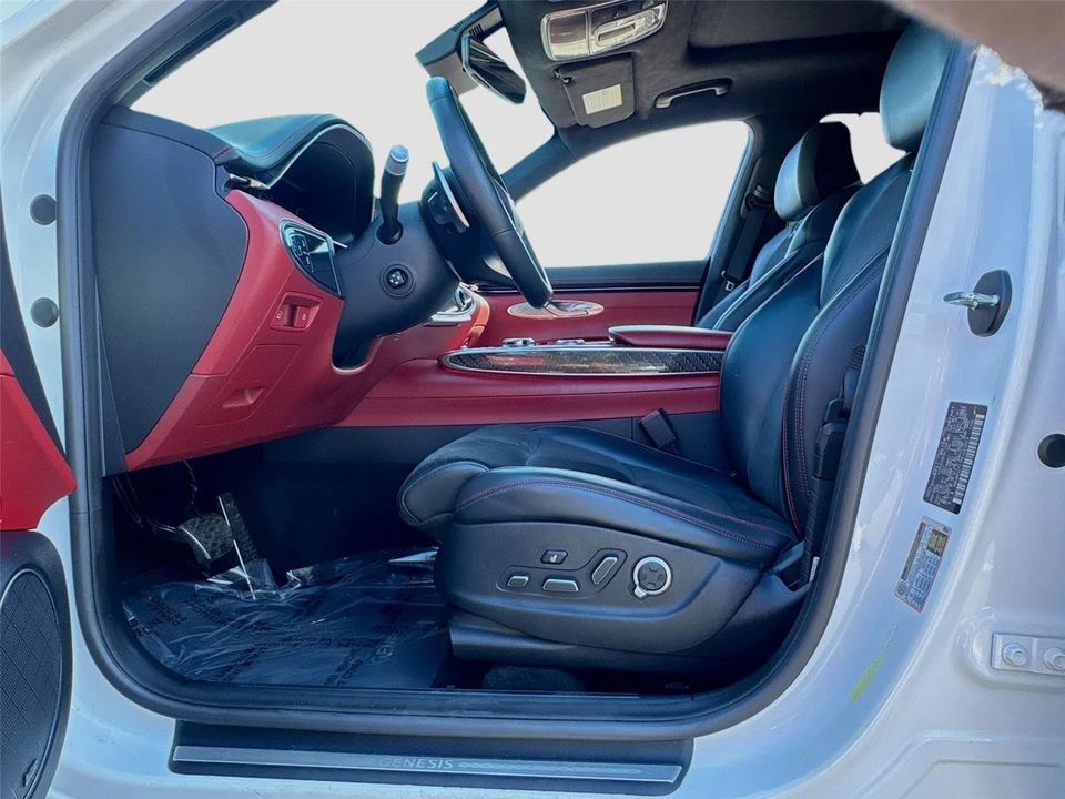 2022 Genesis GV70 - Image 18 of 21