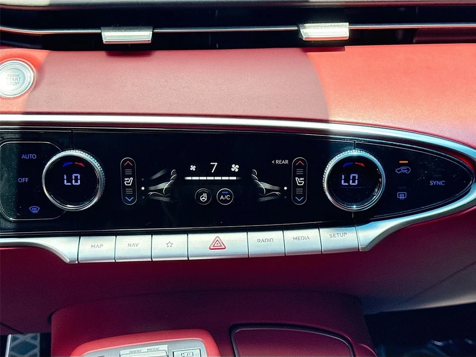 2022 Genesis GV70 - Image 16 of 21
