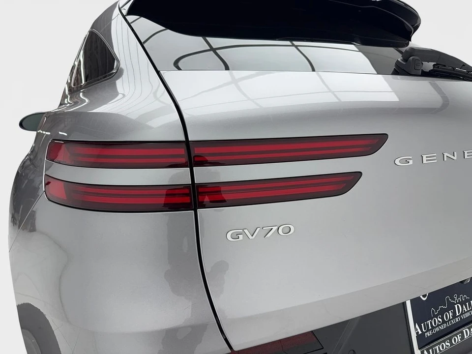 2022 Genesis GV70 - Image 11 of 12