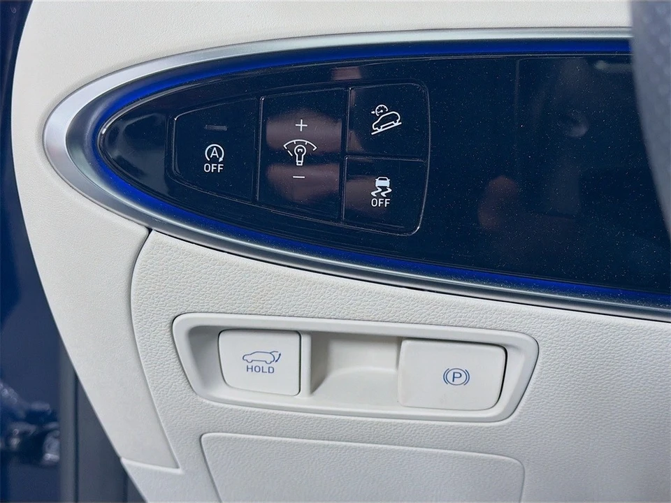 2022 Genesis GV70 - Image 11 of 12