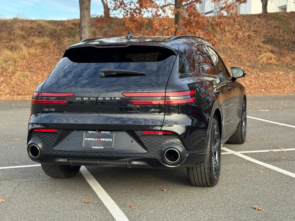 2022 Genesis GV70 - Image 11 of 12