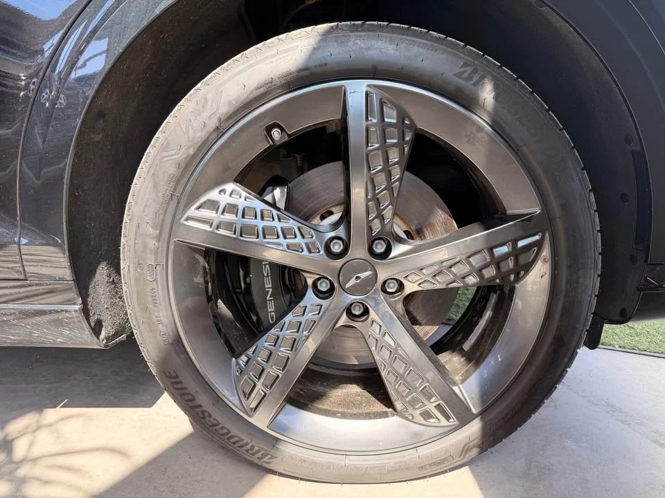 2022 Genesis GV70 - Image 2 of 18