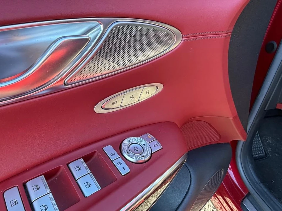 2022 Genesis GV70 - Image 6 of 21