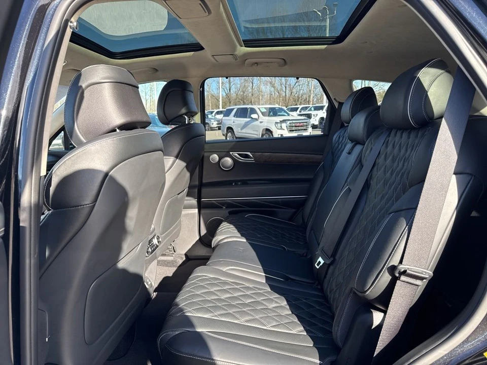 2022 Genesis GV80 - Image 13 of 21