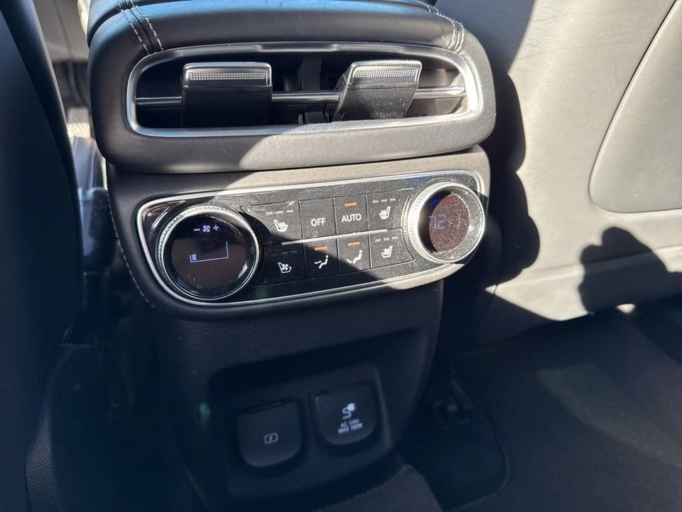 2022 Genesis GV80 - Image 14 of 21