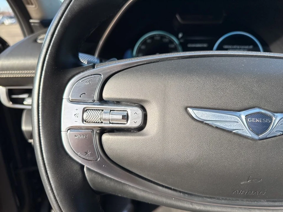 2022 Genesis GV80 - Image 17 of 21