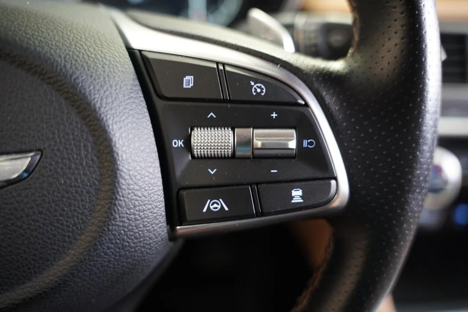 2022 Genesis G70 - Image 15 of 19