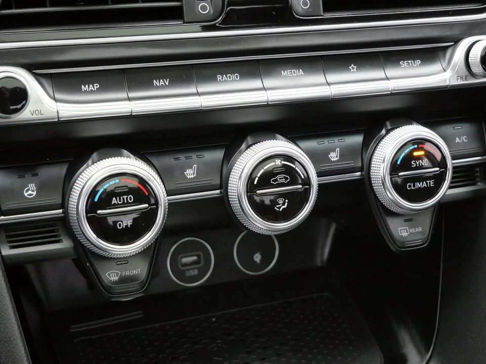 2022 Genesis G70 - Image 18 of 20