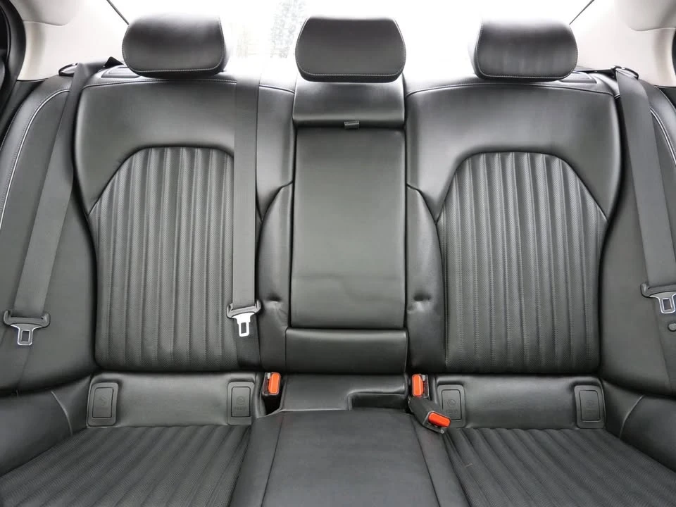 2022 Genesis G70 - Image 10 of 20