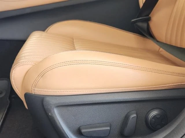 2022 Genesis G70 - Image 15 of 19