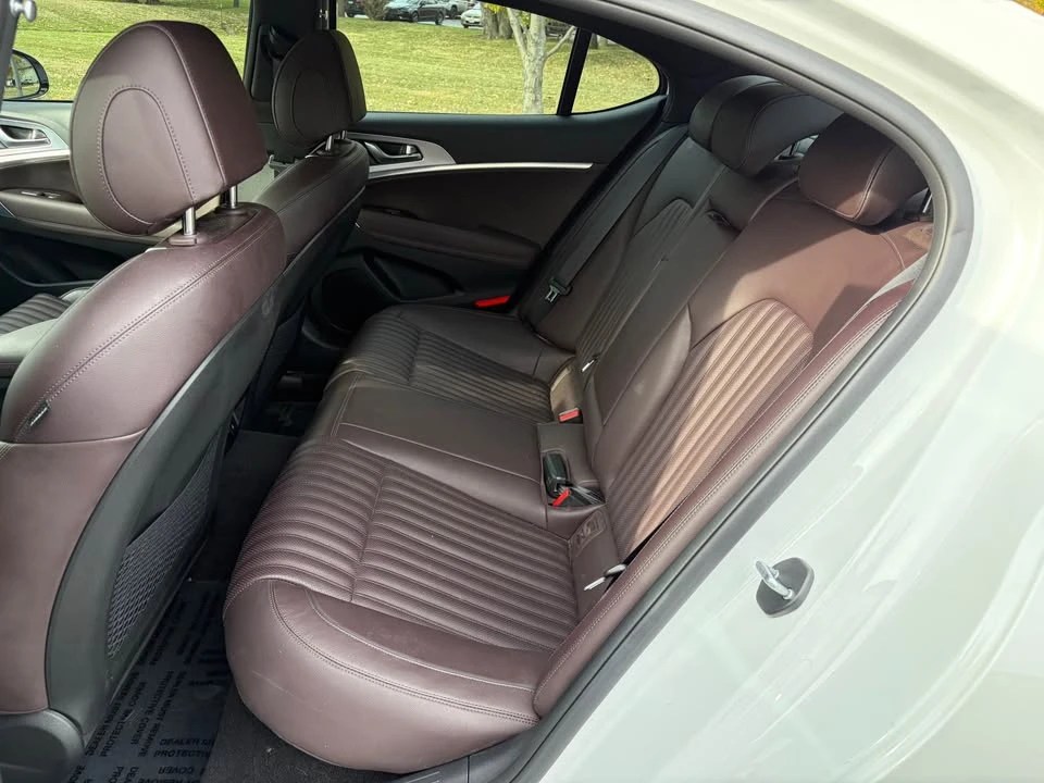 2022 Genesis G70 - Image 8 of 10