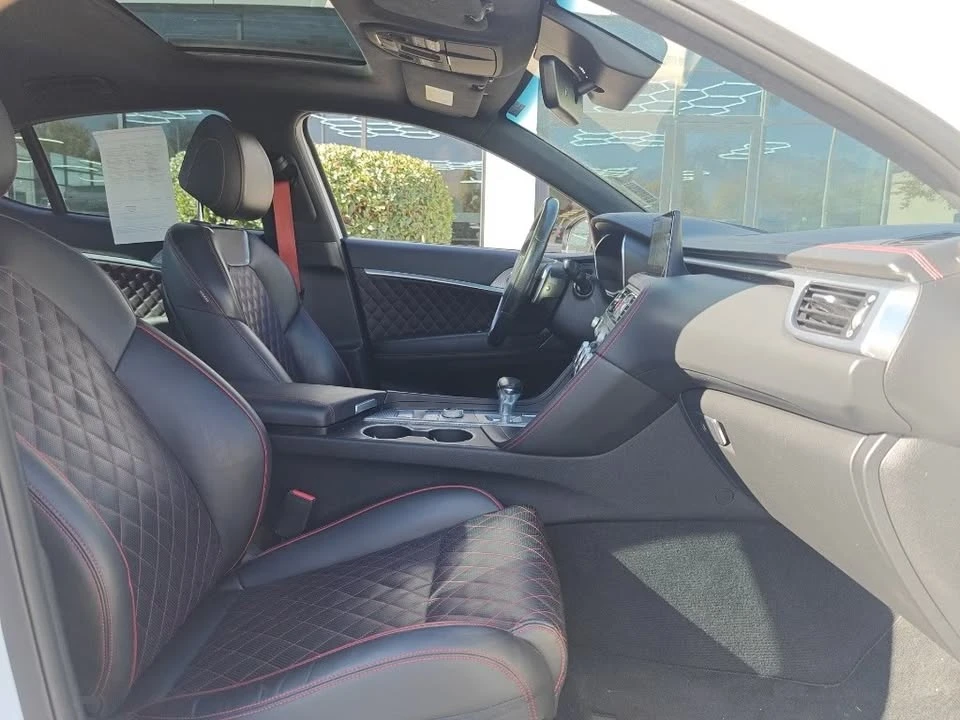2022 Genesis G70 - Image 15 of 16