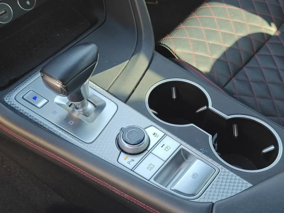 2022 Genesis G70 - Image 12 of 16