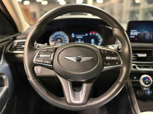 2022 Genesis G70 - Image 13 of 18