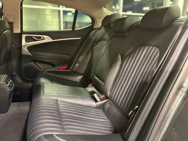 2022 Genesis G70 - Image 10 of 16