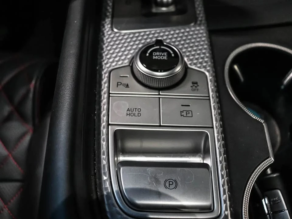 2022 Genesis G70 - Image 16 of 19
