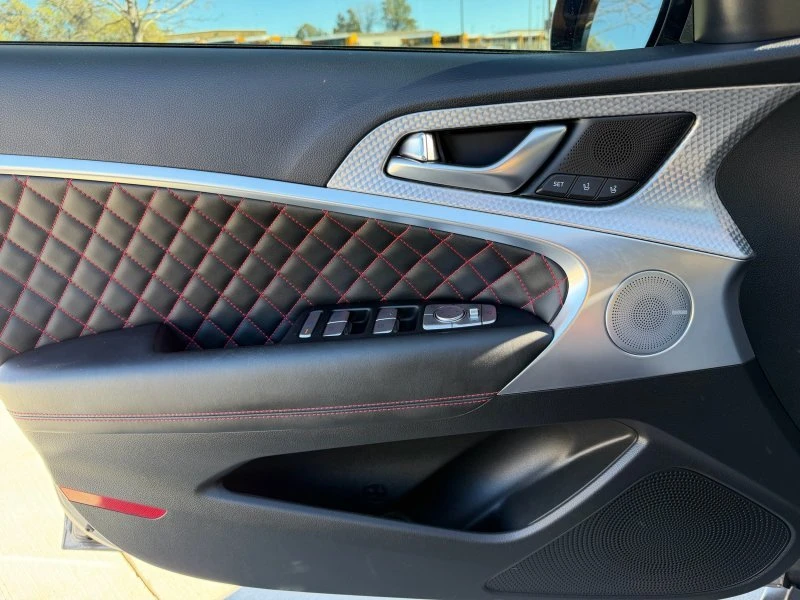2022 Genesis G70 - Image 10 of 16