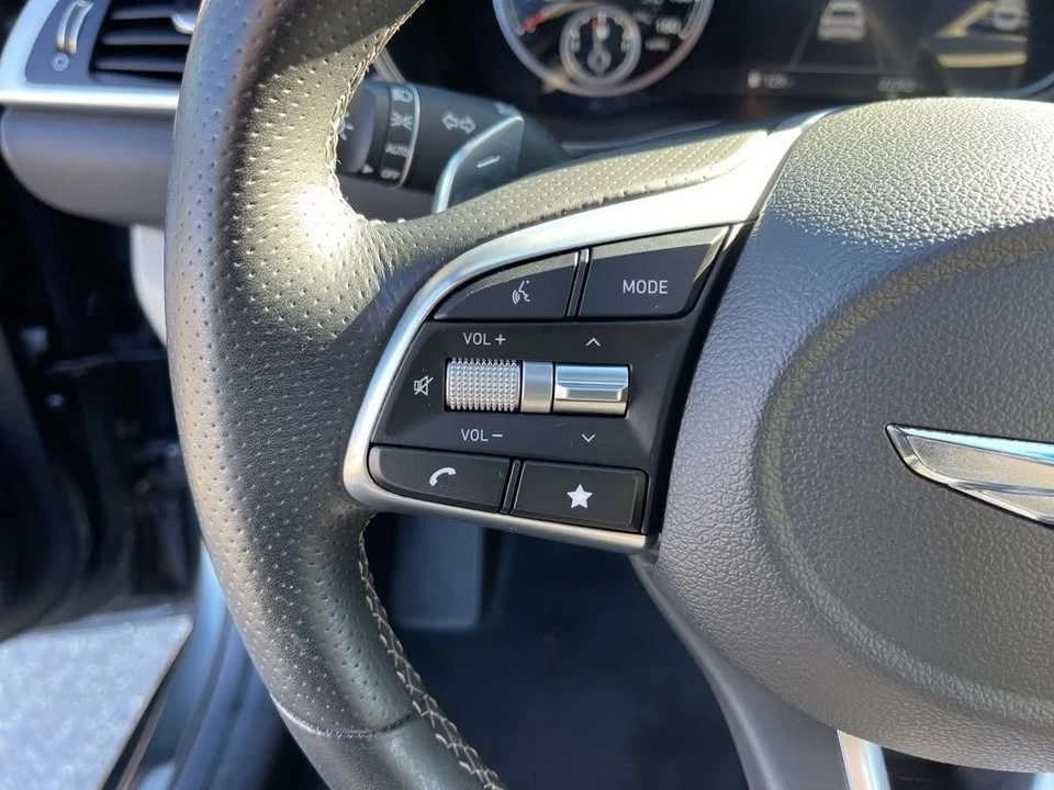 2022 Genesis G70 - Image 15 of 19