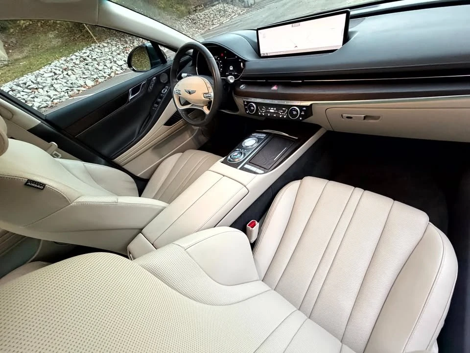 2022 Genesis G80 - Image 17 of 21