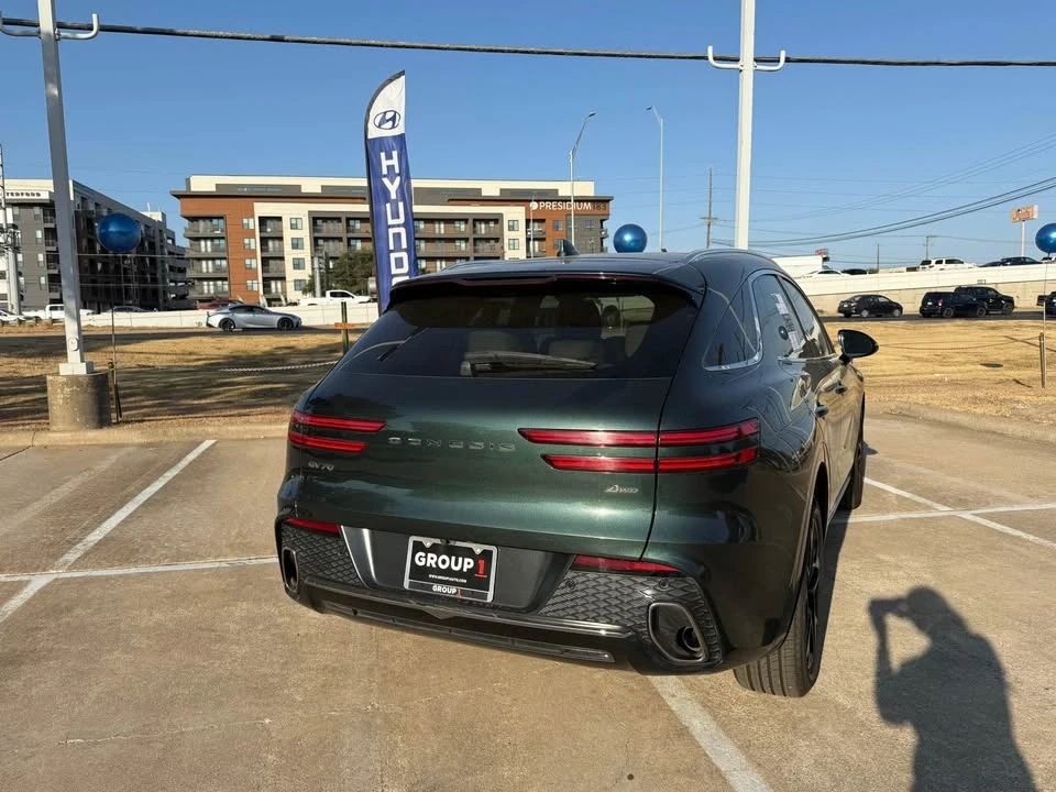 2022 Genesis GV70 - Image 2 of 14