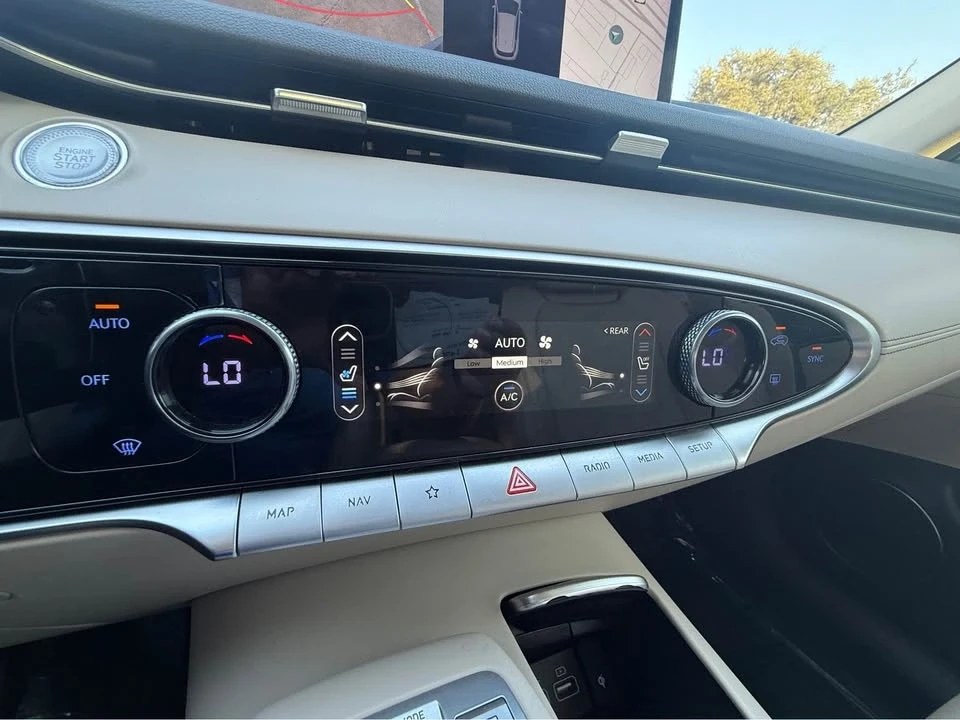 2022 Genesis GV70 - Image 12 of 14