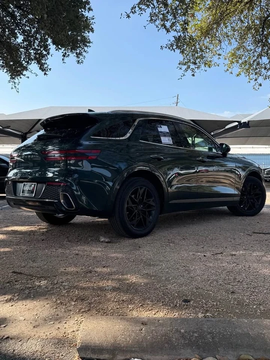 2022 Genesis GV70 - Image 2 of 8