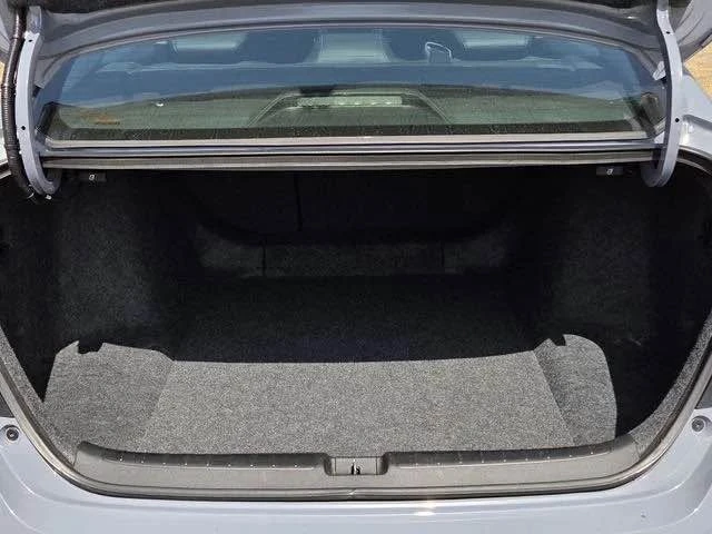 2022 Honda Accord 10th Gen - Image 6 of 7
