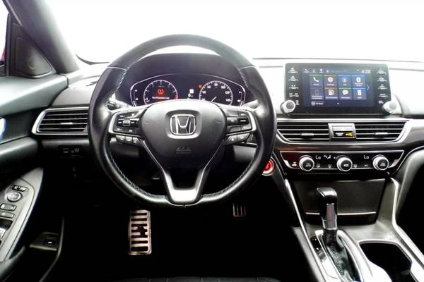2022 Honda Accord 10th Gen - Image 16 of 21
