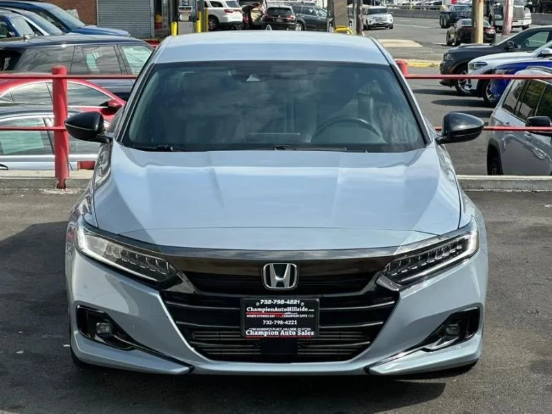 2022 Honda Accord 10th Gen - Image 8 of 12
