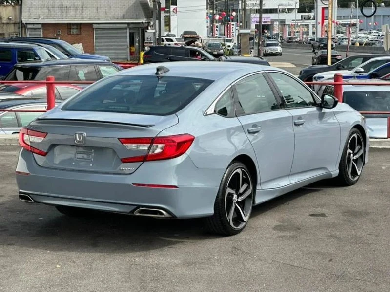 2022 Honda Accord 10th Gen - Image 10 of 12