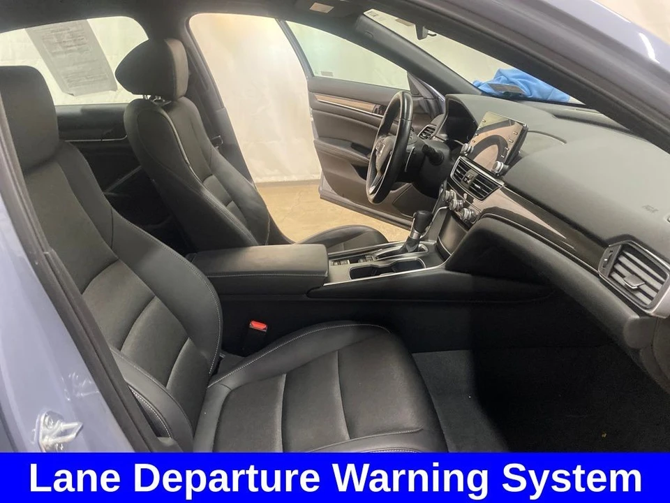 2022 Honda Accord 10th Gen - Image 10 of 12