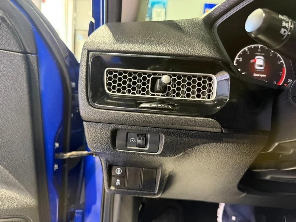 2022 Honda Civic 11th Gen - Image 19 of 31