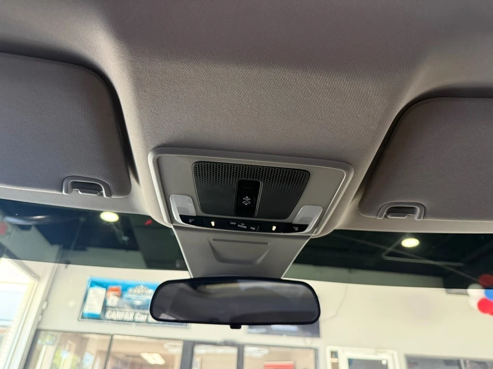 2022 Honda Civic 11th Gen - Image 17 of 31