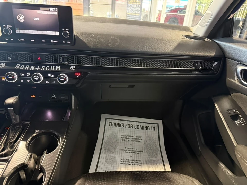 2022 Honda Civic 11th Gen - Image 18 of 31